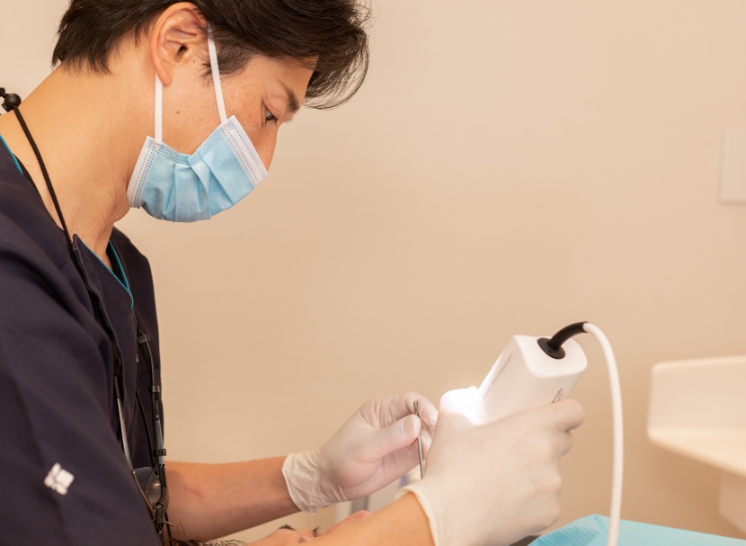 審美治療は最終的に人の手で完成するという考え方